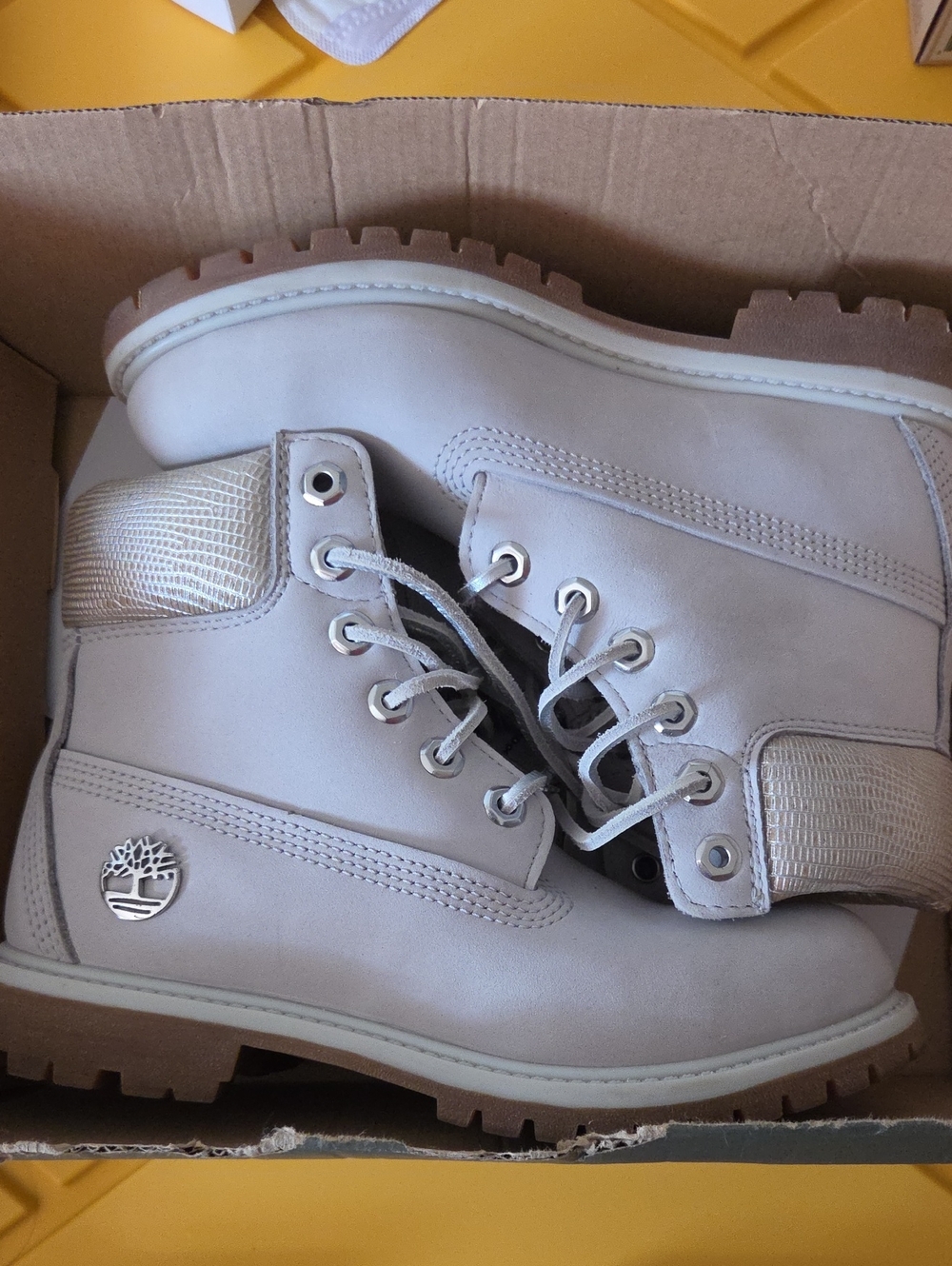 Timberland Women's Lace-Up Nubuck Boots